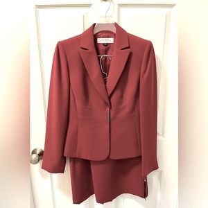 NWT: Tahari 2 Piece Women’s Suit (Jacket and Skirt) Red